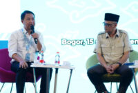 Direktur Jenderal Penyelenggaraan Haji dan Umrah Kemenag, Hilman Latief (kiri) dan Kepala Badan Penyelenggara Haji, Muhammad Irfan Yusuf (kanan).