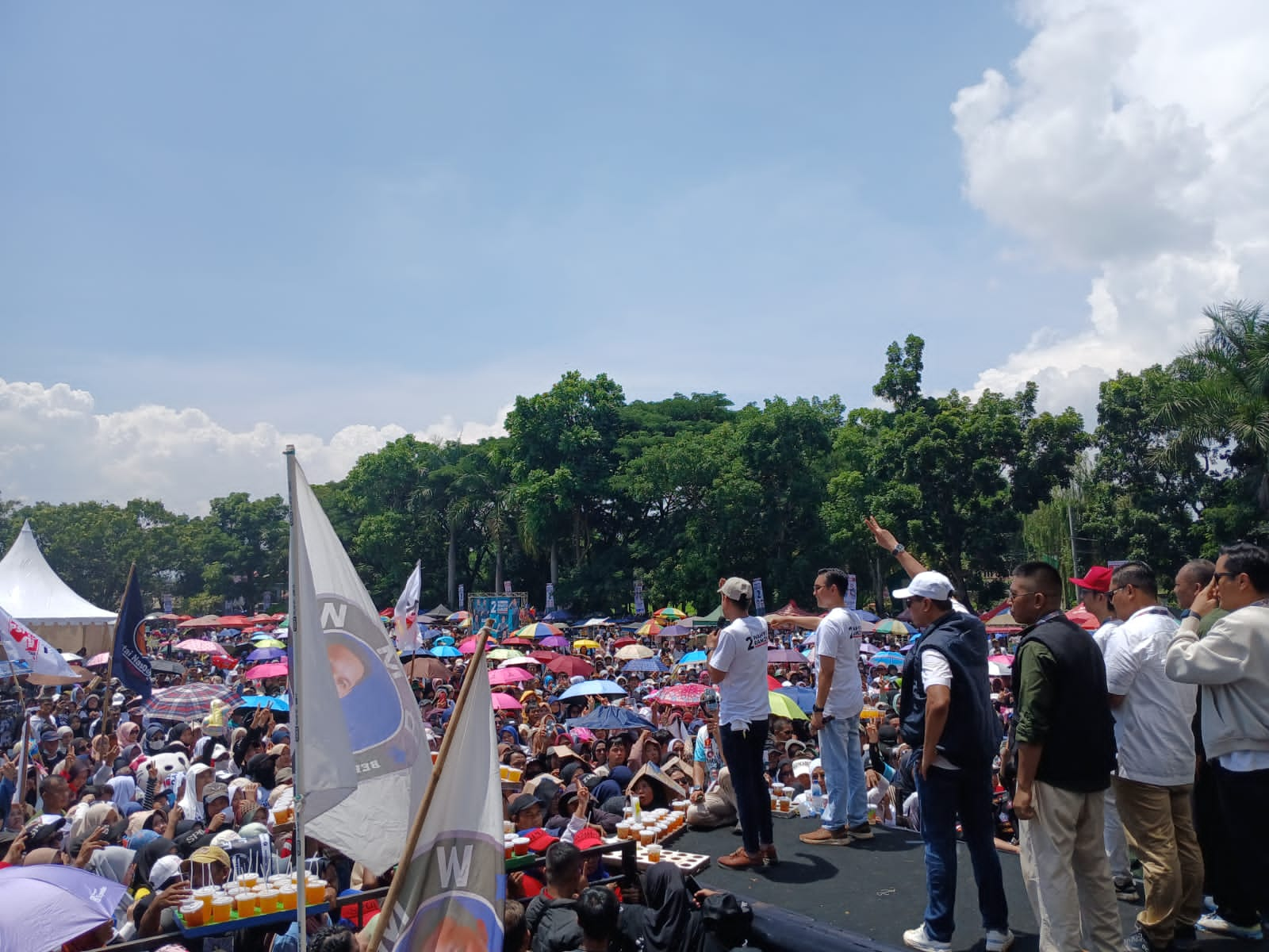 Relawan HJR, MR, dan SAHAJA Siap Menangkan Pasangan Rudi Susmanto-Jaro Ade di Pemilihan Bupati Bogor 2024