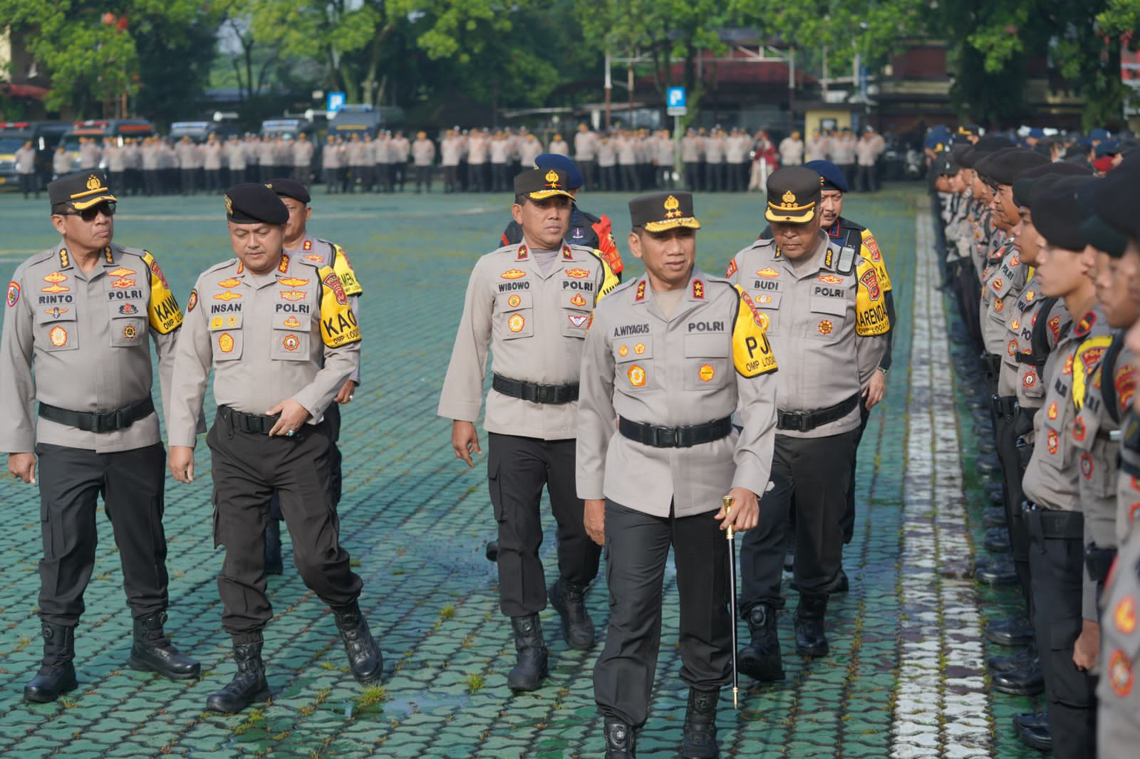 Kapolda Jabar Pimpin Apel Pergeseran Pasukan Dalam Rangka Pelaksanaan Operasi Mantap Praja Lodaya-2024