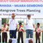 Pj Bupati Bekasi Dedy Supriyadi bersama Manajemen PT. Sugity Creatives dan Kelompok Bahagia Berkarya (Kebaya) Desa Pantai Bahagia, melaksanakan penanaman pohon mangrove di Kp. Beting Desa Pantai Bahagia, Kecamatan Muaragembong, pada Sabtu, (02/11/2024).