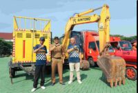 Dinas Sumber Daya Air Bina Marga dan Bina Kontruksi (SDABMBK) Kabupaten Bekasi mengikuti Apel Kesiapsiagaan Bencana Hidrometeorologi, di Plaza Pemkab Bekasi, Cikarang Pusat, pada Selasa (12/11/2024).