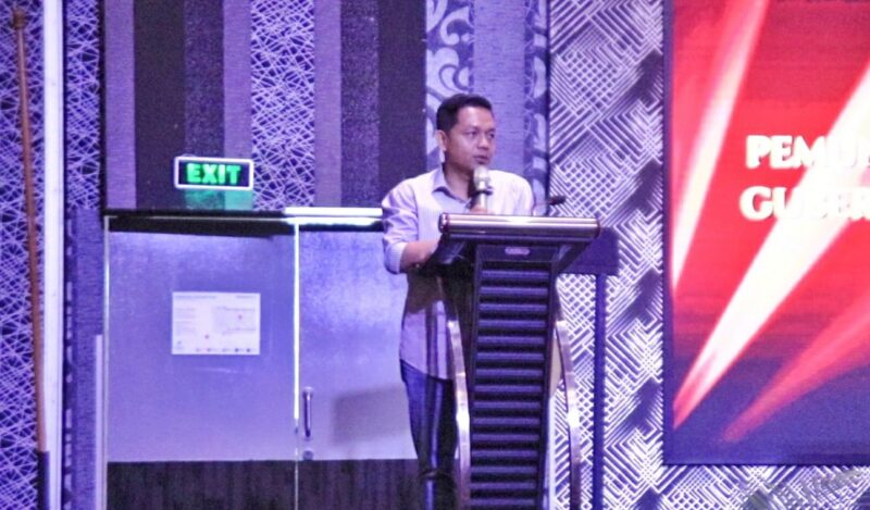 BIMTEK PPK DAN PPS : Ketua KPU Kabupaten Bekasi, Ali Rido menyampaikan sambutan pada acara Bimbingan Teknis Pemungutan dan penghitungan suara Pemilihan Gubernur dan Wakil Gubernur Jawa Barat, Bupati dan Wakil Bupati Bekasi tahun 2024, di hotel Holiday Inn Jababeka Cikarang, Cikarang Selatan, pada Kamis(21/11/2024).