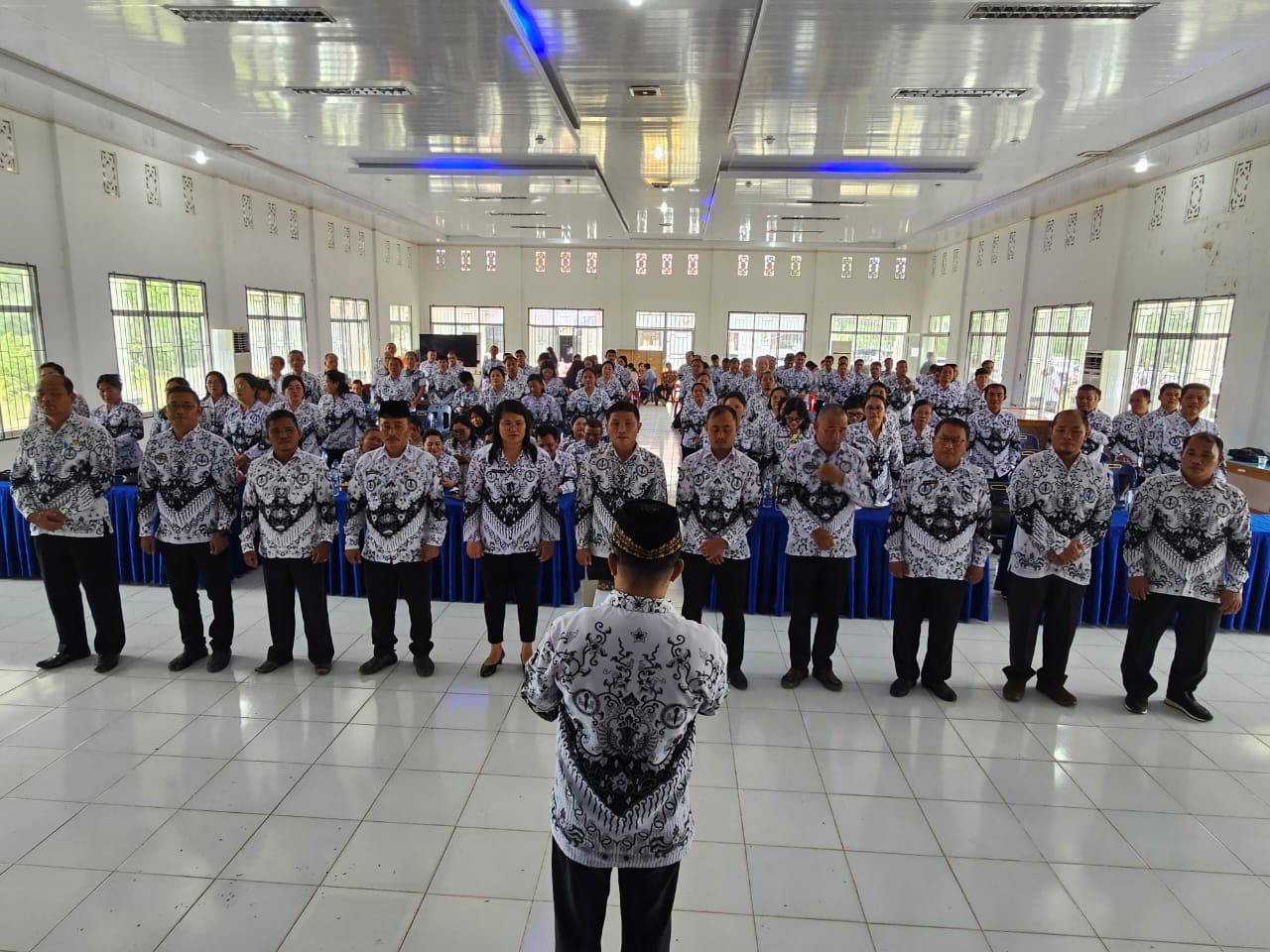 Lantik Pengurus PGRI Nias Utara, Ilyas Sitorus Minta Jaga Kekompakan Dan Kebersamaan Dan Terusla Jadi Pembelajar