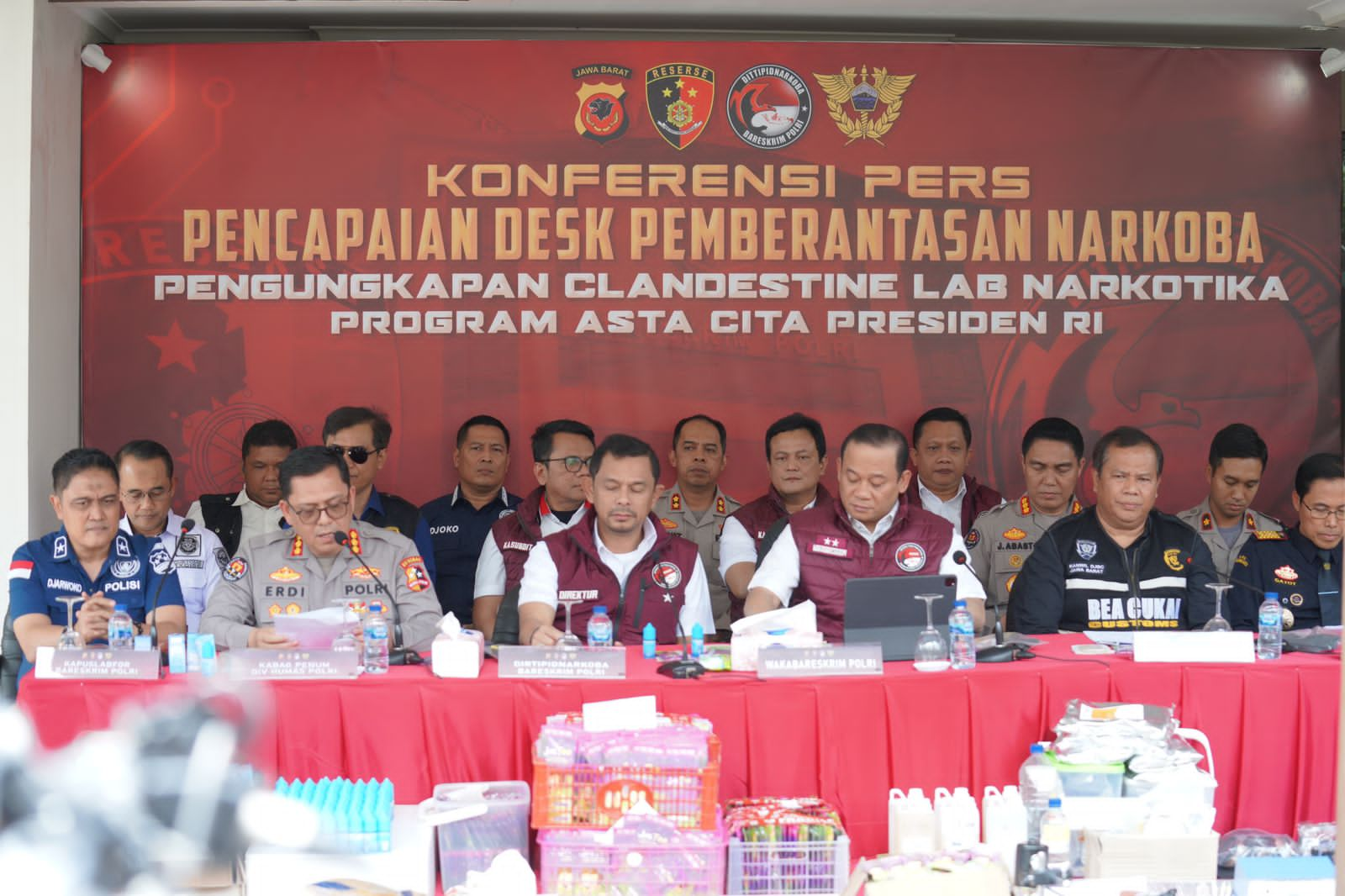 Polda Jabar ungkap Clandestine Lab Happy Water dan Liquid Narkotika di Buah Batu, Kabupaten Bandung