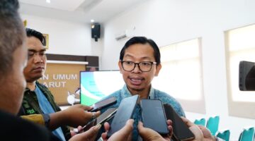 *KPU Kabupaten Garut Salurkan Santunan Jaminan Kematian untuk Petugas Pilkada 2024*