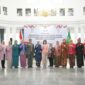  *Caption:*
Penjabat (Pj) Ketua TP-PKK Provinsi Jawa Barat Amanda Soemedi Bey Machmudin melantik Pj Ketua TP-PKK Kota Cimahi dan Kabupaten Subang di Gedung Pakuan, Kota Bandung, Selasa (21/1/2025).(Foto: Biro Adpim Jabar)