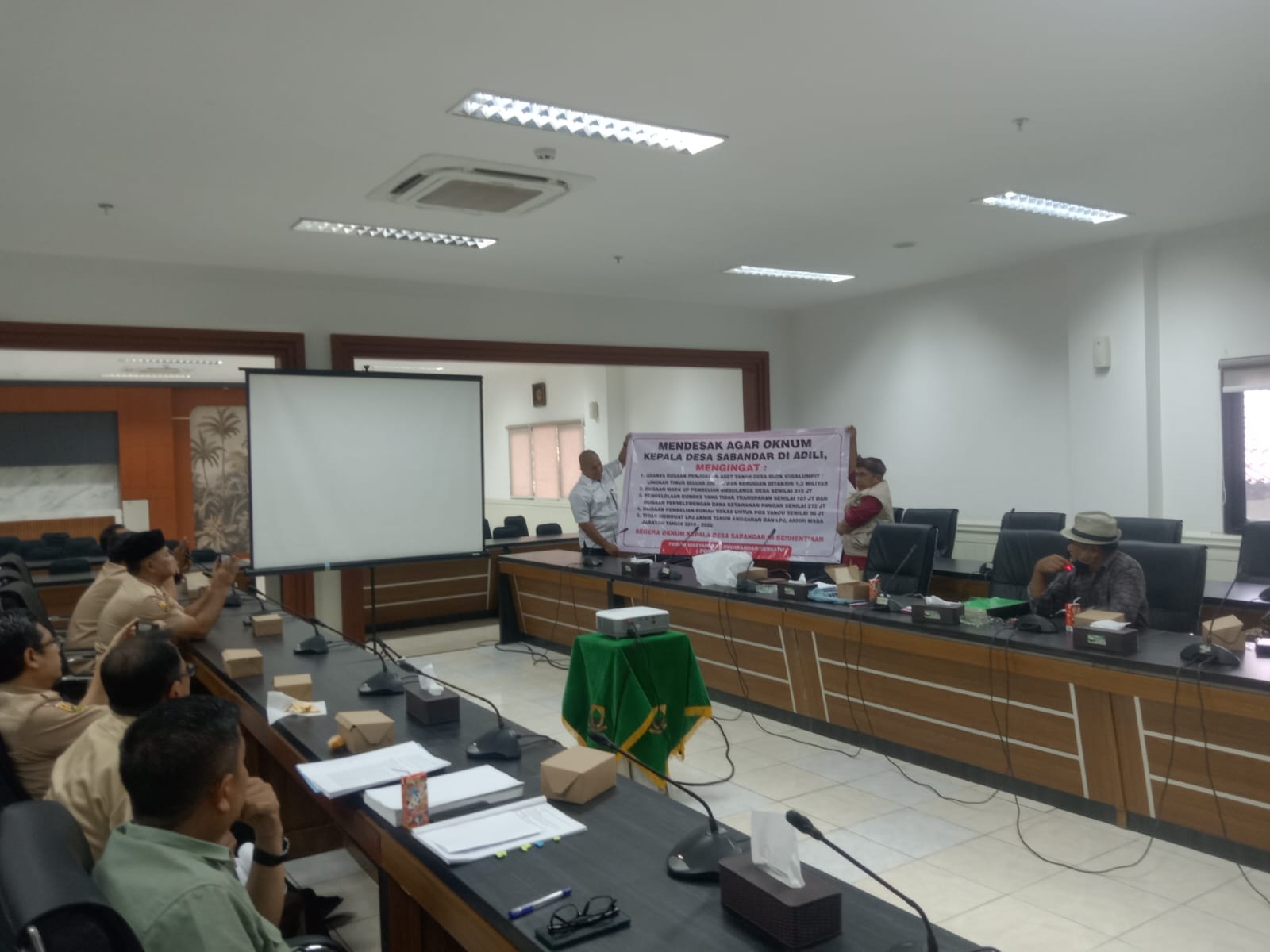 RDP di DPRD Cianjur, FMSB Sampaikan Aspirasi Masyarakat Desa Sabandar