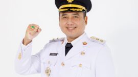Caption :
H. Erwin, S.E., M.Pd., yang akrab disapa Kang Erwin adalah Wakil Wali Kota Bandung terpilih periode 2025–2030.