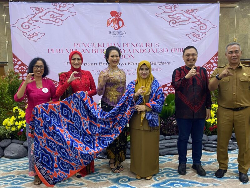 Caption :
PBI Cirebon Resmi Dikukuhkan, Siap Gaungkan Kebaya sebagai Identitas Budaya, Selasa (25/02-2025)