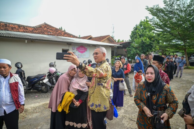 Caption :
Ratusan Warga Antusias Ikuti Sosialisasi Program Makan Bergizi Gratis di Bogor, Jum'at (21/02-2025)