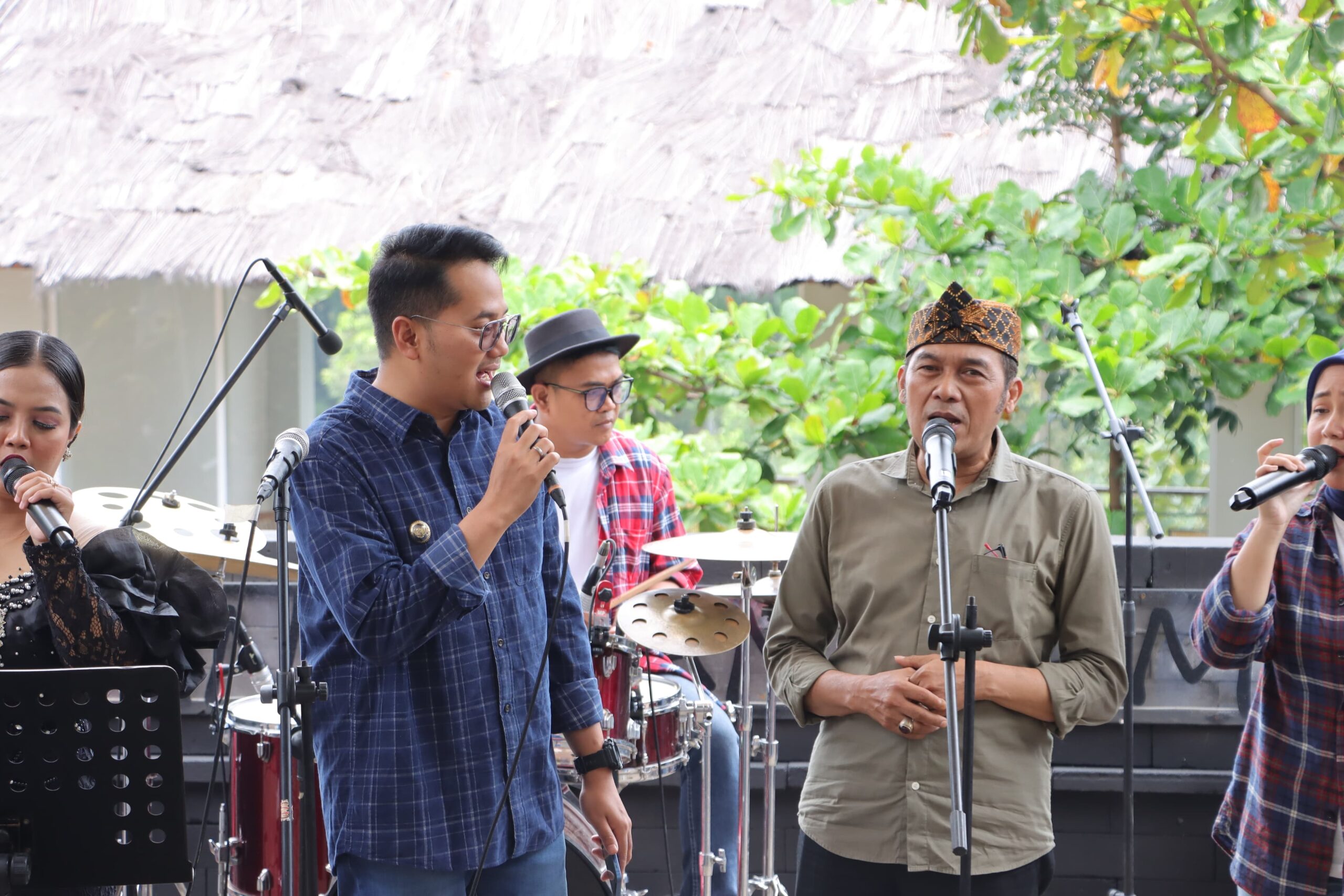 Disbudparpora Kota Cimahi menyelenggarakan Sarmuchi (Pasar Musik Cimahi) Festival 2025