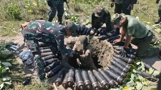 insiden ledakan saat pemusnahan amunisi tidak layak : 4 TNI dan 9 Warga meninggal dunia di garut