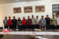 Caption :
Jajaran Pengurus DPC PWDPI Lampung Timur lakukan Foto Bersama usai Beraudensi dengan Ketua DPRD Lampung Timur, Kamis (8/05-2025).