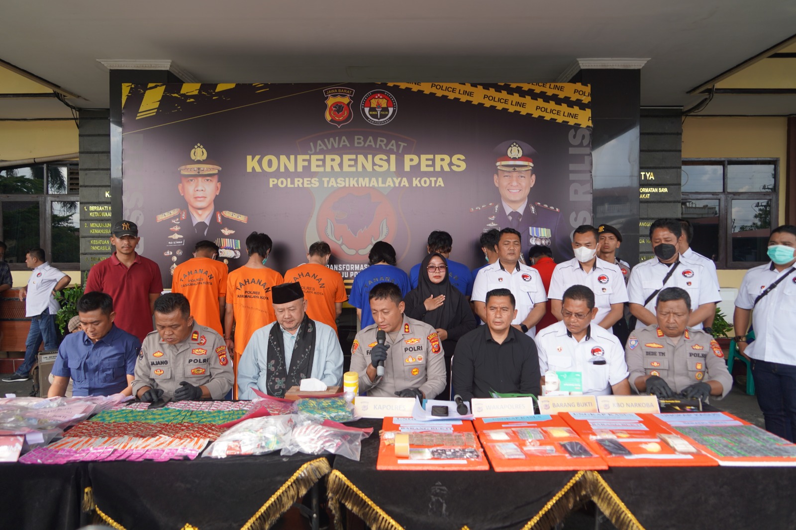 Polres Tasikmalaya Kota Berhasil Menangkap 4 Orang Pengedar Narkoba dan Obat Terlarang