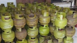 Caption :
Kelangkaan tabung LPG 3 Kg di wilayah Kabupaten Sumenep Madura Jawa Timur