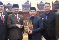 Pemkab Bekasi dan DPRD sepakat menetapkan Raperda LP2B dan P2APBD 2024, di Gedung DPRD Kabupaten Bekasi, pada Senin (28/7/2025) malam.