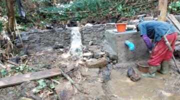 TMMD 126 Kodim 0608/Cianjur Gerakkan Gotong Royong Bangun MCK Sehat di Wangunjaya