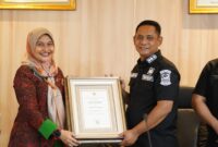 Pemerintah Kabupaten Bekasi menerima Penghargaan Swasti Saba Padapa dari Kementerian Kesehatan RI. Penghargaan diterima oleh Wakil Bupati Bekasi Asep Surya Atmaja di Gedung Bupati Bekasi, Cikarang Pusat, Selasa (16/12/2026). 