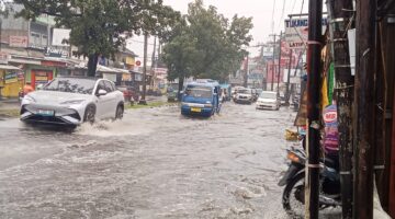 Drainase Buruk, Jalan Raya Mayor Oking Ciriung Cibinong Langganan Banjir
