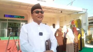 2000 Jamaah Hadiri Penutupan Pengajian Kuliah Subuh Desa Kemang, Kades H.Entang Suana Bagikan 1.200 Botol Minyak Sayur