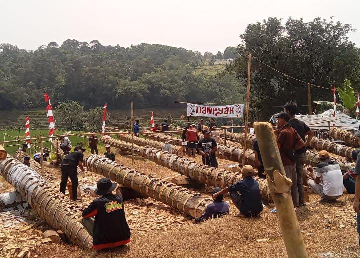 Dentuman Tradisi 5 Tahunan! Ngadu Karbit Sukamakmur Diserbu Ribuan Warga, Serta Dongkrak UMKM