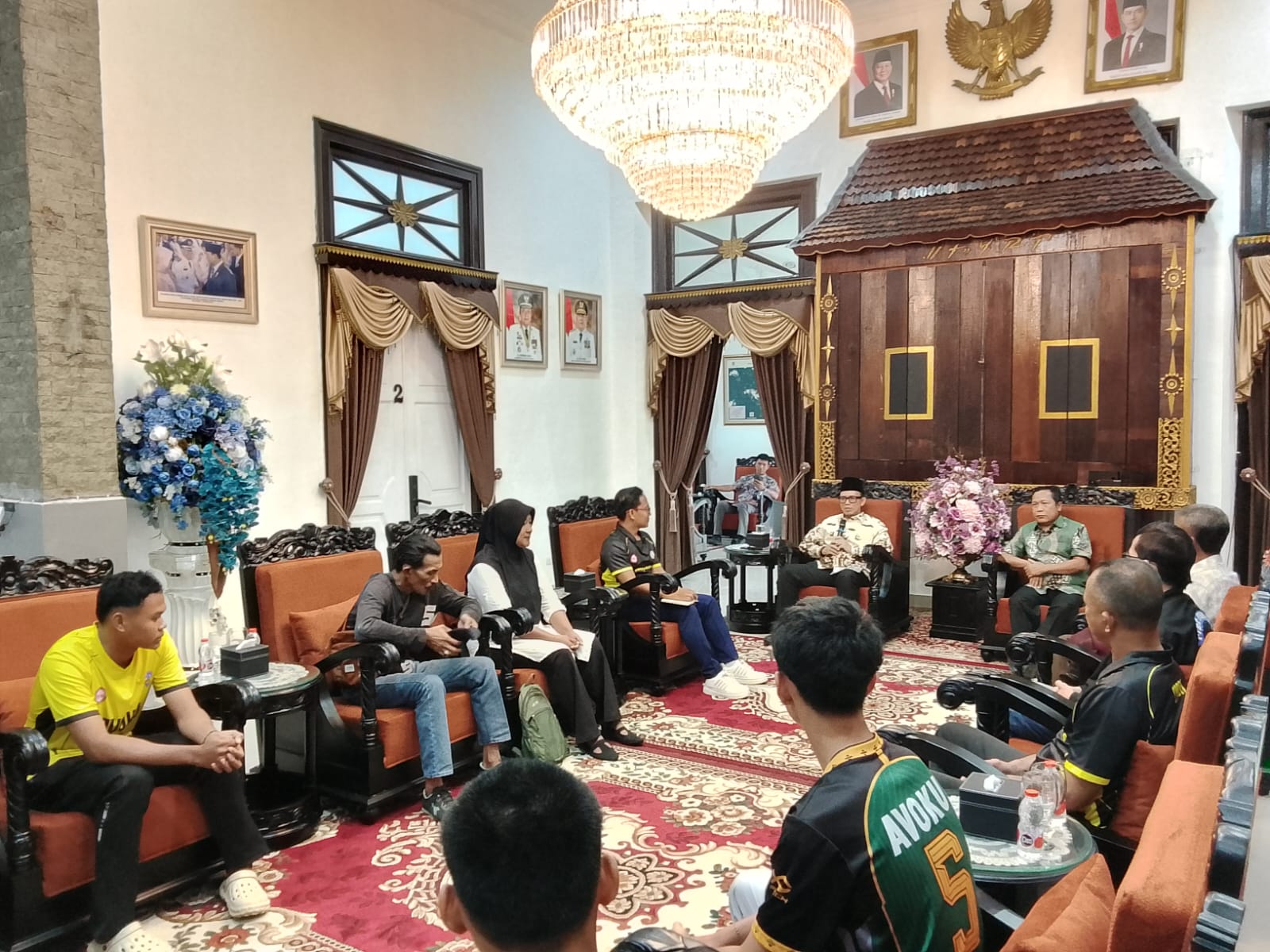 Dukung Atlet Muda Berprestasi, Bupati OKU Pastikan Tim Voli U-18 Berangkat ke Kejurnas