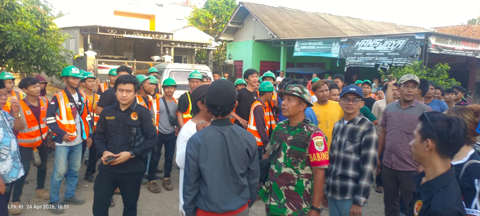 Amuk Warga di Cikarang Barat, Usaha Catering digeruduk, Dugaan Kasus Predator Anak Picu Kemarahan