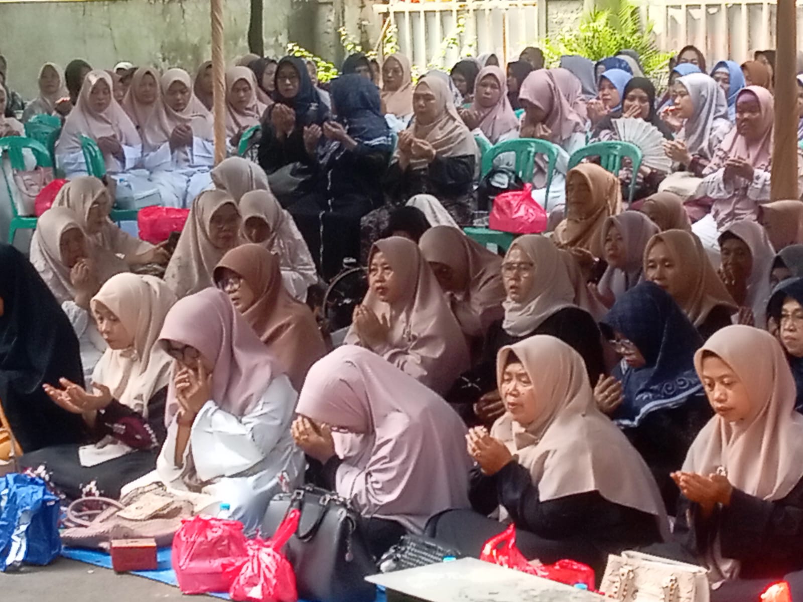 Pengajian Rutin Desa Kembang Kuning Berlangsung Khidmat dan Penuh Keberkahan: Ukhuwah Warga Kian Solid