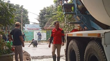 Pembangunan Betonisasi Jalan Lingkungan di Bojongnangka Mulai Dikerjakan, Kades H. Amir Tegaskan Komitmen Dana Desa untuk Kepentingan Warga