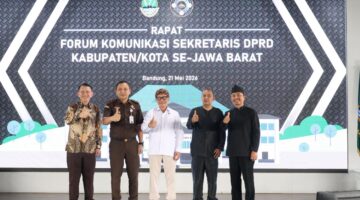 Buka Forum Komunikasi Sekretaris DPRD Kabupaten dan Kota se-Jawa Barat, Buky Wibawa Minta Peran Serta Sinergitas Sekretariat DPRD Diperkuat