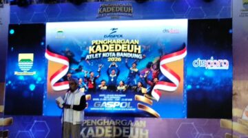 “Jangan Drop Out Sekolah”: Pesan Tegas Dispora Bandung di Malam Penghargaan Atlet 2026
