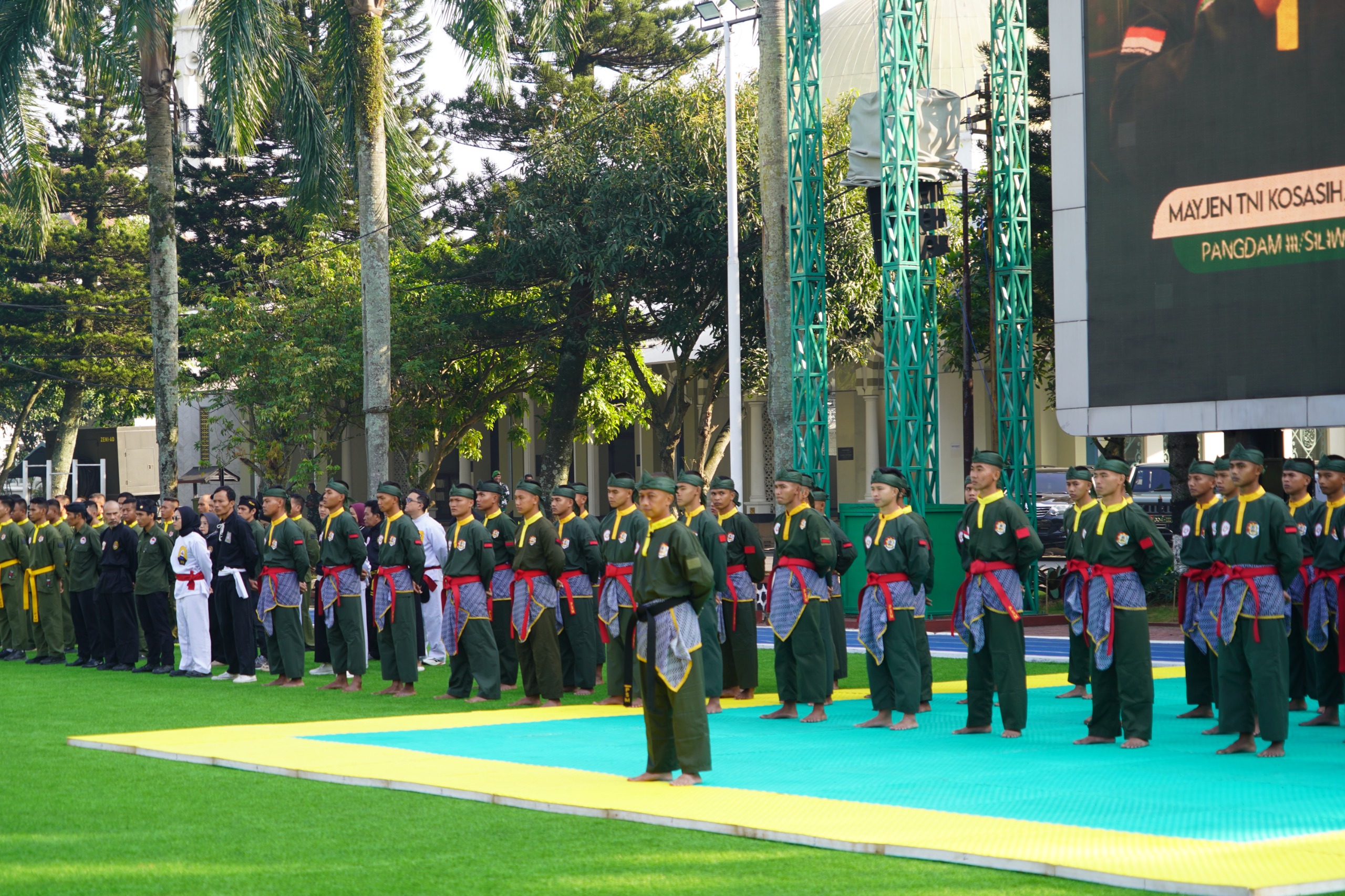 PENGUKUHAN KEPENGURUSAN PENCAK SILAT MILITER DI WILAYAH KODAM III/SILIWANGI, PERKUAT PELESTARIAN BUDAYA DAN JIWA BELA NEGARA