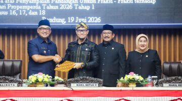 Wali Kota Bandung Tegaskan Komitmen Perkuat Regulasi Daerah, Tiga Raperda Masuk Tahap Pembahasan Pansus