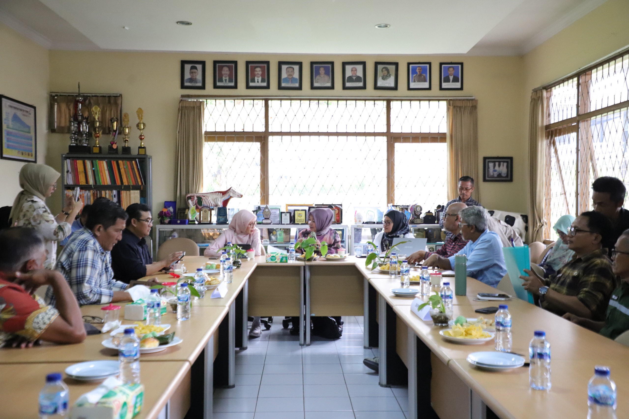 Komisi II DPRD Jabar Dorong Peningkatan Kualitas Susu Murni dan Pengembangan Sapi Perah di Cikole