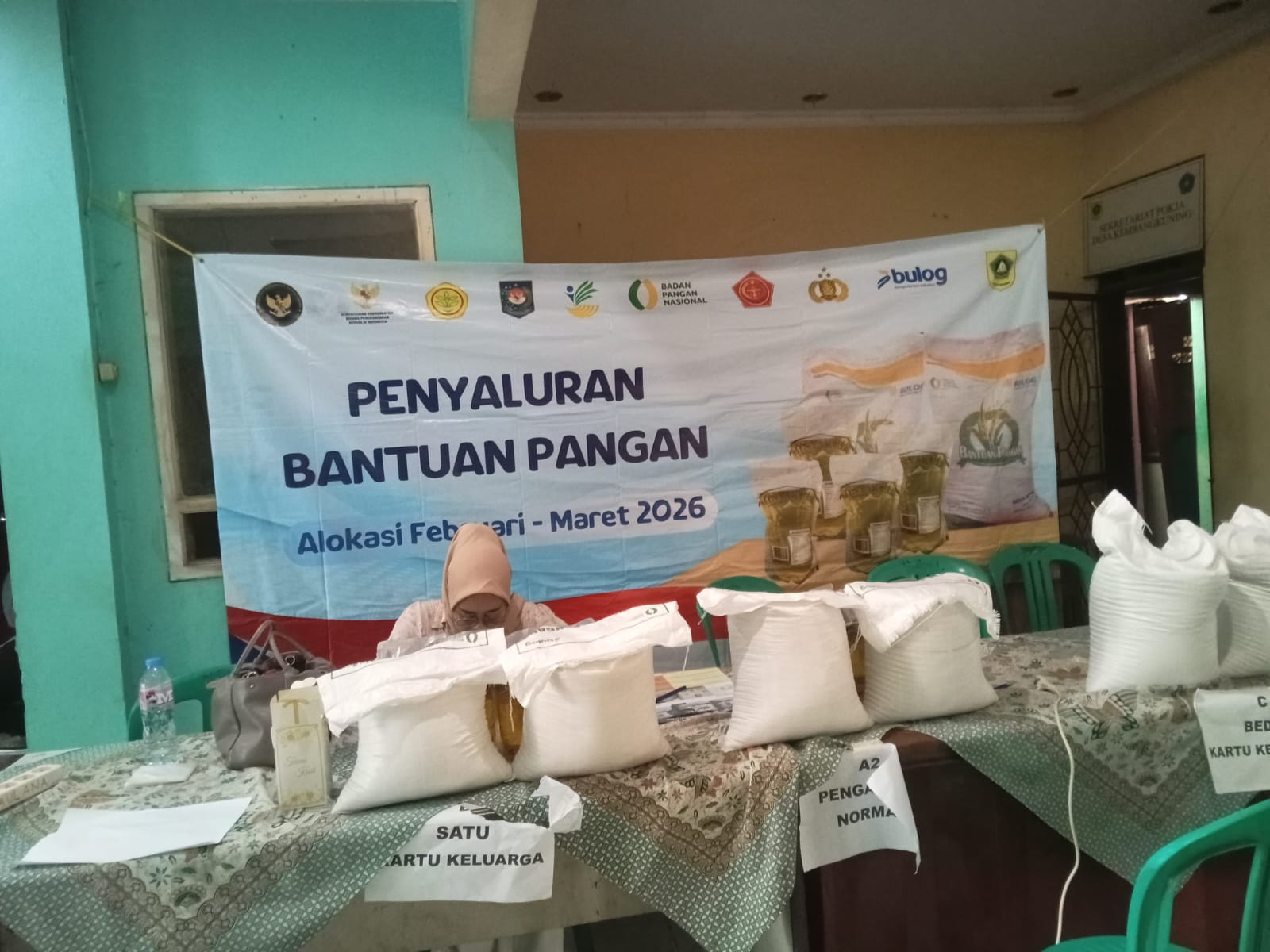 1.028 KPM Serbu Penyaluran Bantuan Pangan di Kembangkuning, Pemdes Pastikan Hak Warga Tersalurkan Tepat Sasaran