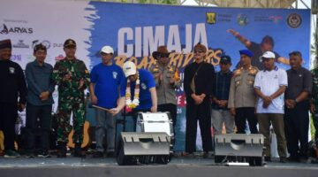 BUKA KOMPETISI SURFING CIMAJA, Wabup” DORONG JADI DESTINASI WISATA KELAS DUNIA” 