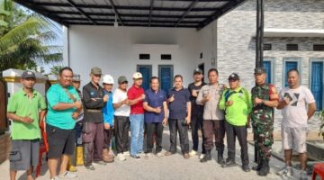 Menjaga Kebersihan Kelurahan Sako Mengadakan Gotong Royong Di RT 110