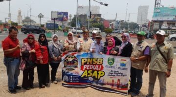 PNSB Sumsel Kepung Empat Titik Palembang, 5.000 Masker Dibagikan di Tengah Asap
