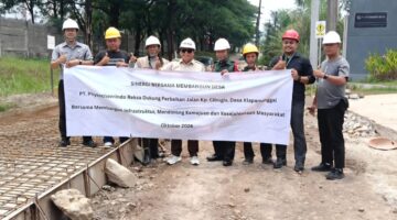 PT Phytochemindo Reksa Turun Tangan Perbaiki Jalan Cibugis! Kades Gonon: Sinergi Perusahaan dan Desa, Manfaatnya Dirasakan Warga