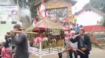 Meriah dan Khidmat! Pemdes Selawangi Gelar Tasyakuran Hajat Bumi, Dongdang Buah dan Sayuran Hasil Panen Warnai Pesta Rakyat