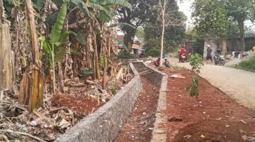 Rp205 Juta Digelontorkan! Pemdes Bojongnangka Bangun TPT 400 Meter, H. Amir Arsyad Apresiasi Bupati Bogor