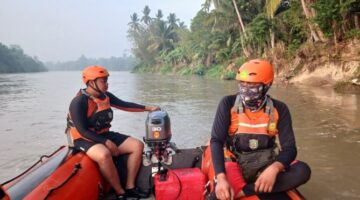 BASARNAS LAKUKAN PENCARIAN TERHADAP ANAK 10 TAHUN YANG HILANG SAAT MANDI DI SUNGAI KOMERING